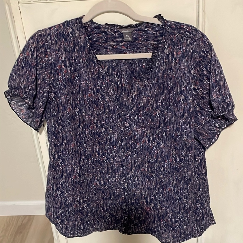Eddie Bauer small ruffled short sleeved blouse.